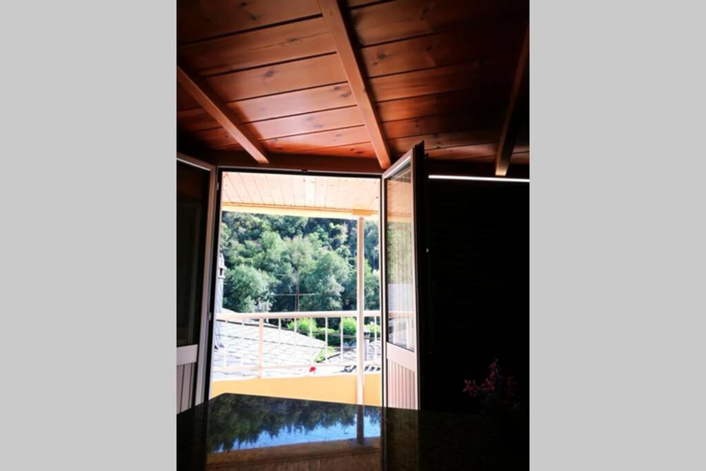 Apartamento Con Vistas Al Rio A Solaina Самос Екстериор снимка