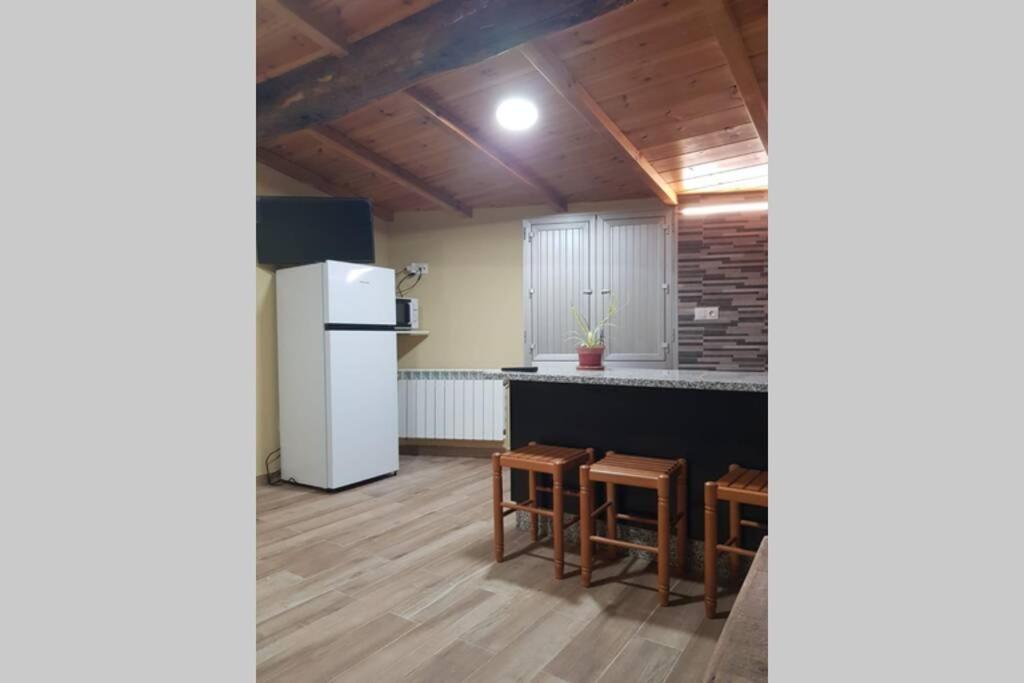 Apartamento Con Vistas Al Rio A Solaina Самос Екстериор снимка